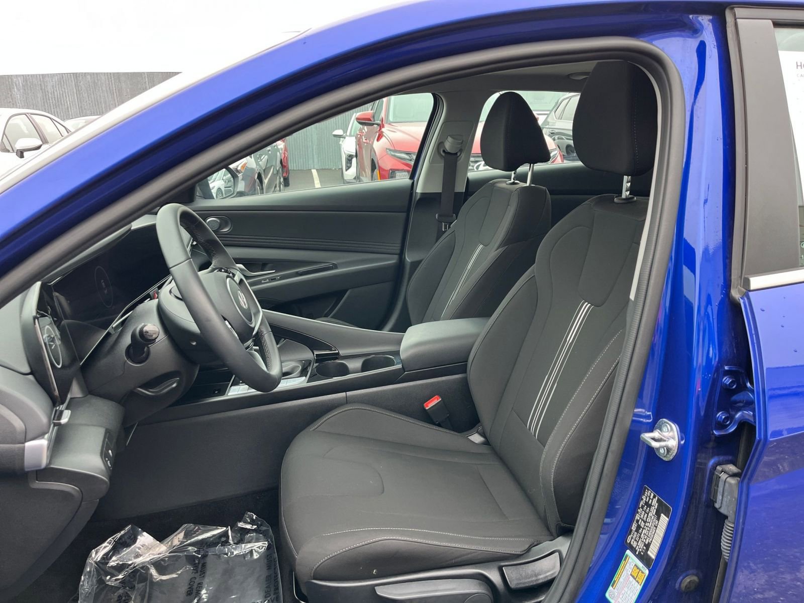 Used 2025 Hyundai Elantra SEL image 37