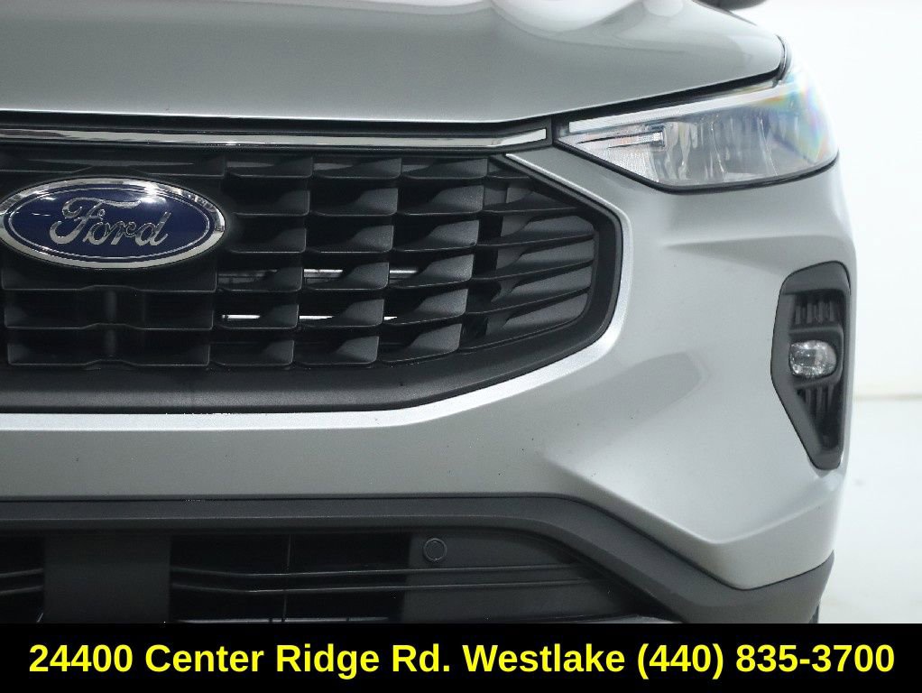 Used 2023 Ford Escape SE image 8