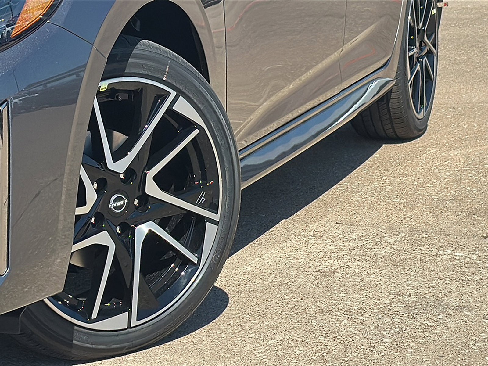 New 2025 Nissan Sentra SR w/ Trunk Package image 3