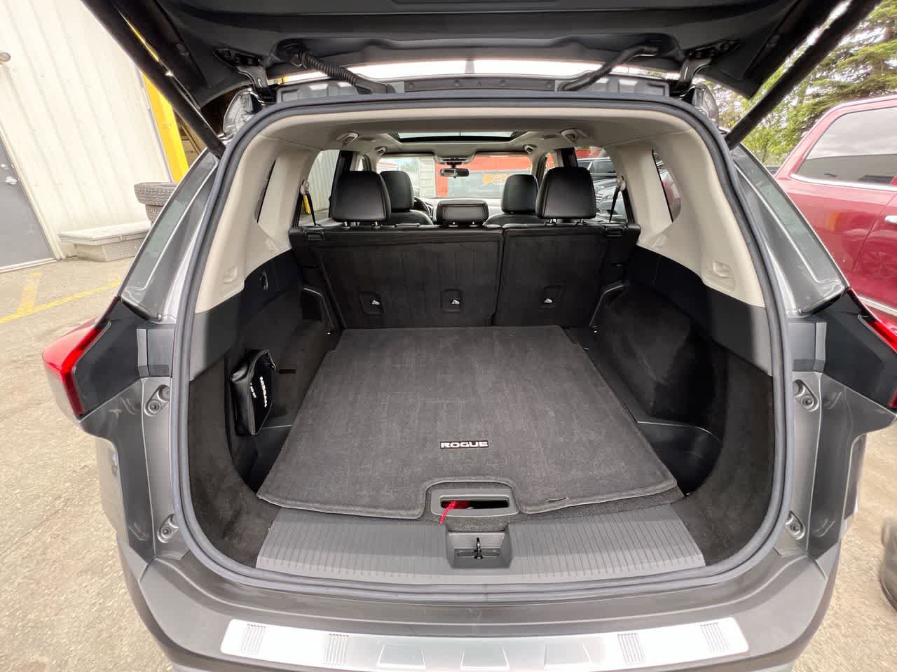Used 2021 Nissan Rogue SV w/ Premium Package FWD image 26