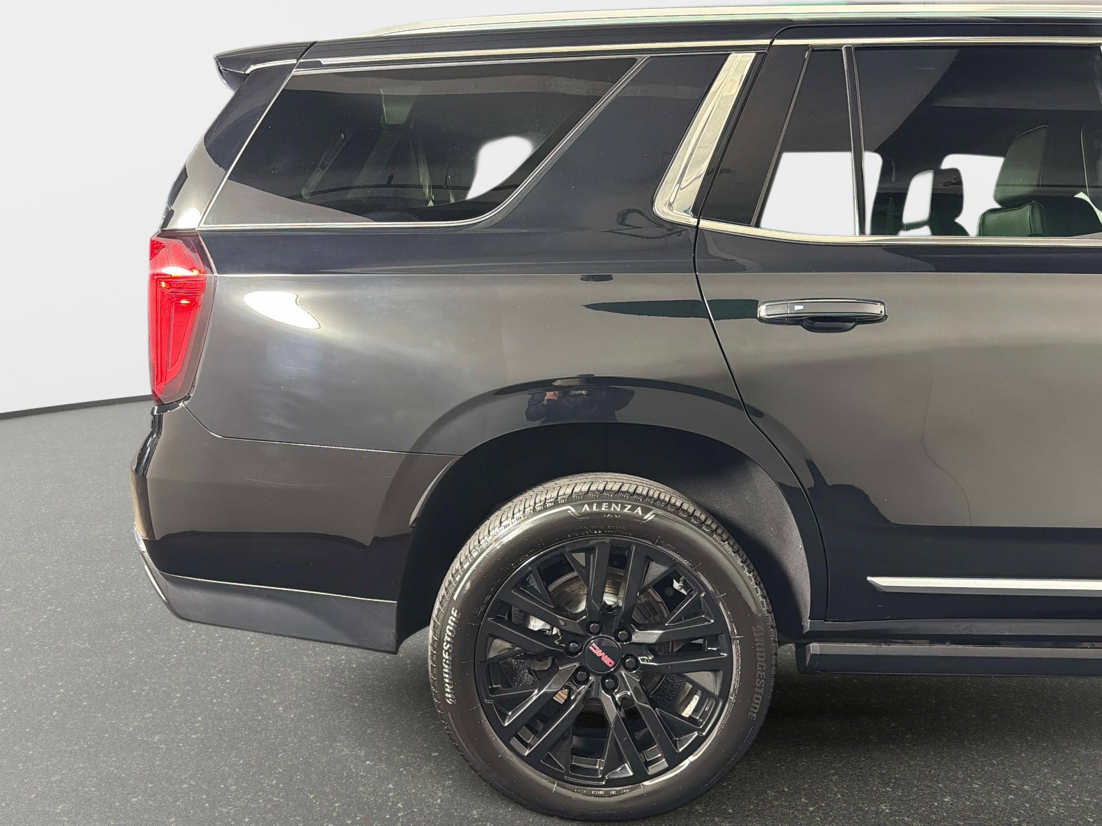 Used 2024 GMC Yukon Denali AWD/4WD image 19