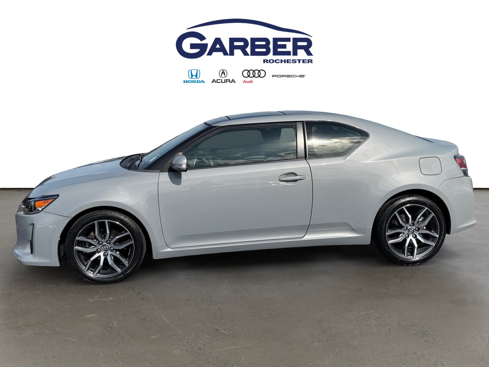 Used 2014 Scion tC FWD image 2