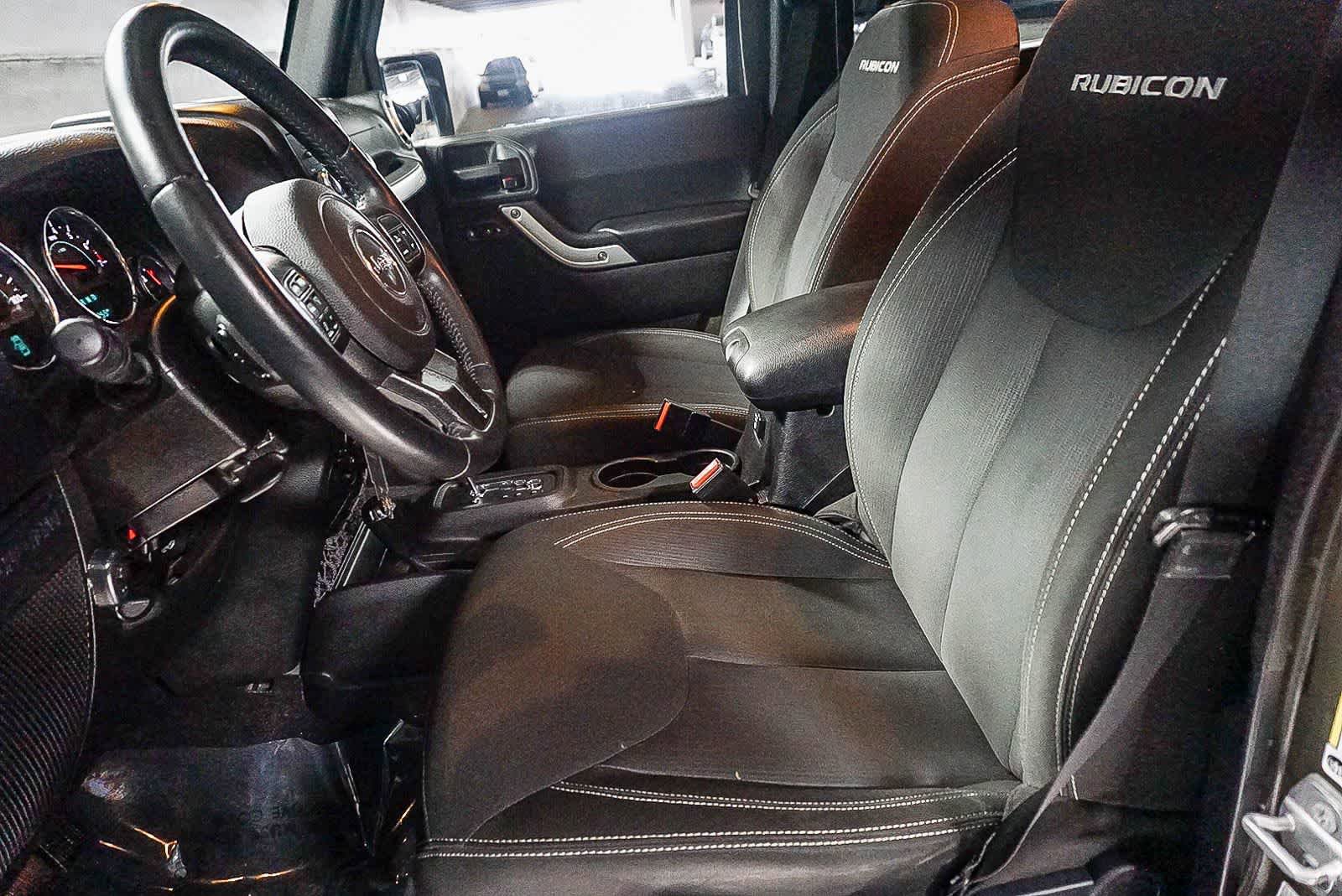 Used 2016 Jeep Wrangler Unlimited Rubicon w/ Connectivity Group image 20