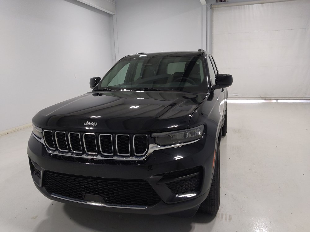 Used 2023 Jeep Grand Cherokee Laredo AWD/4WD image 15