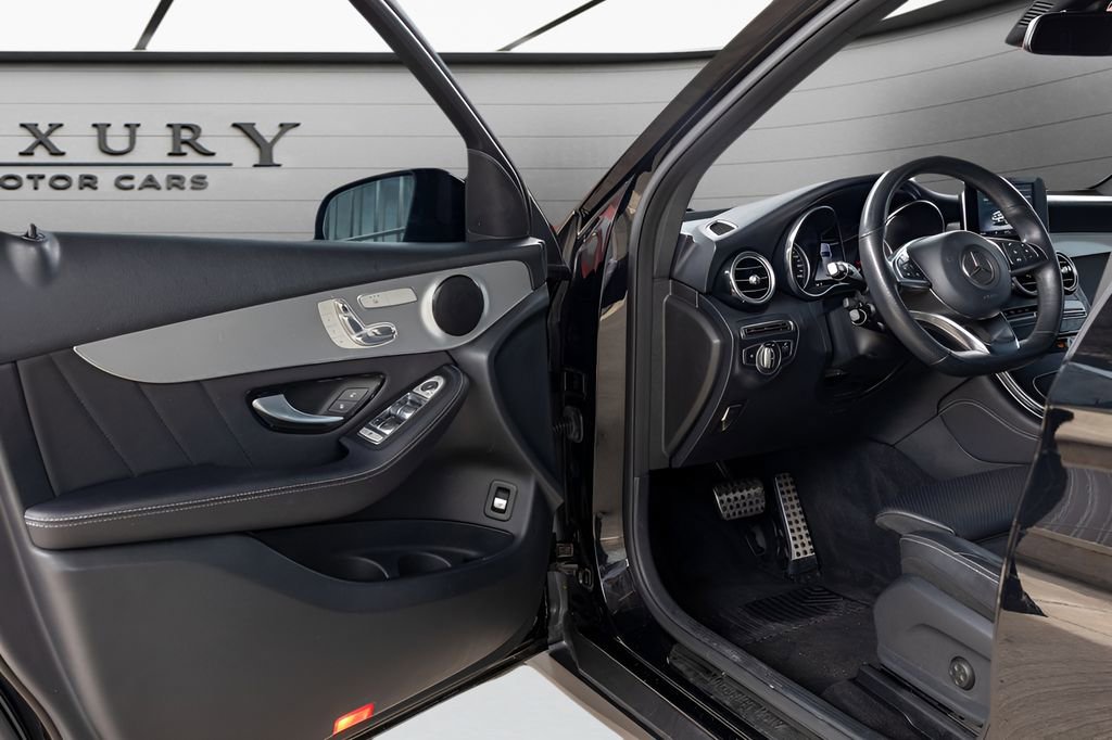 Used 2019 Mercedes-Benz GLC 300 image 30