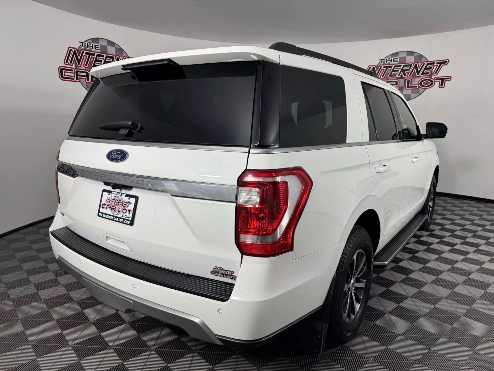 Used 2021 Ford Expedition XLT w/ Equipment Group 202A image 7