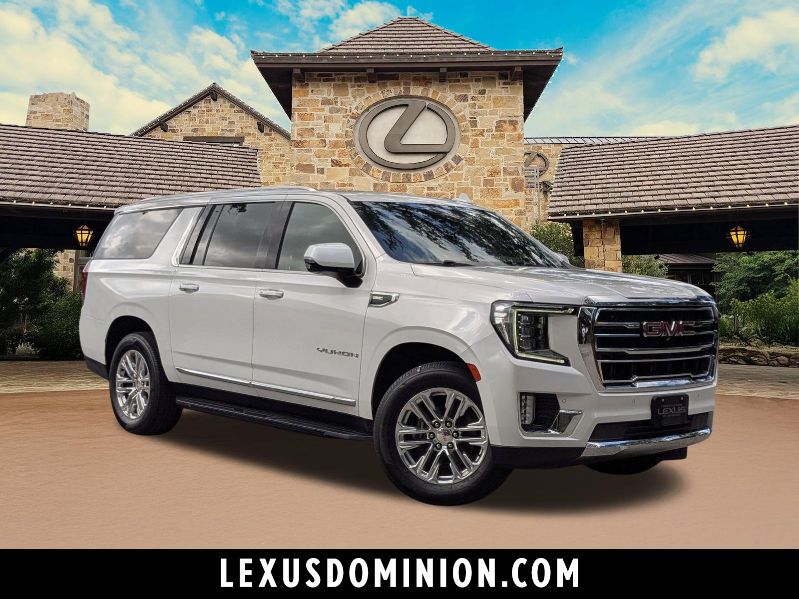 Used 2021 GMC Yukon XL SLT w/ Rear Media and Nav Package