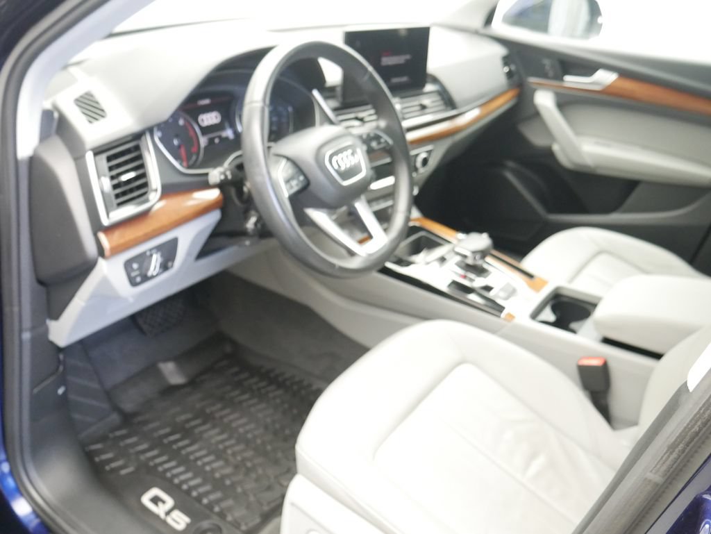 Certified 2023 Audi Q5 2.0T Premium w/ Convenience Package AWD/4WD image 6