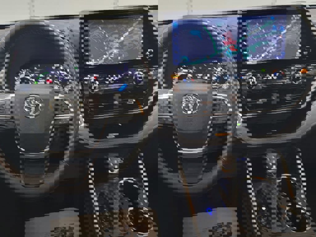 Certified 2025 Toyota Highlander XLE image 13