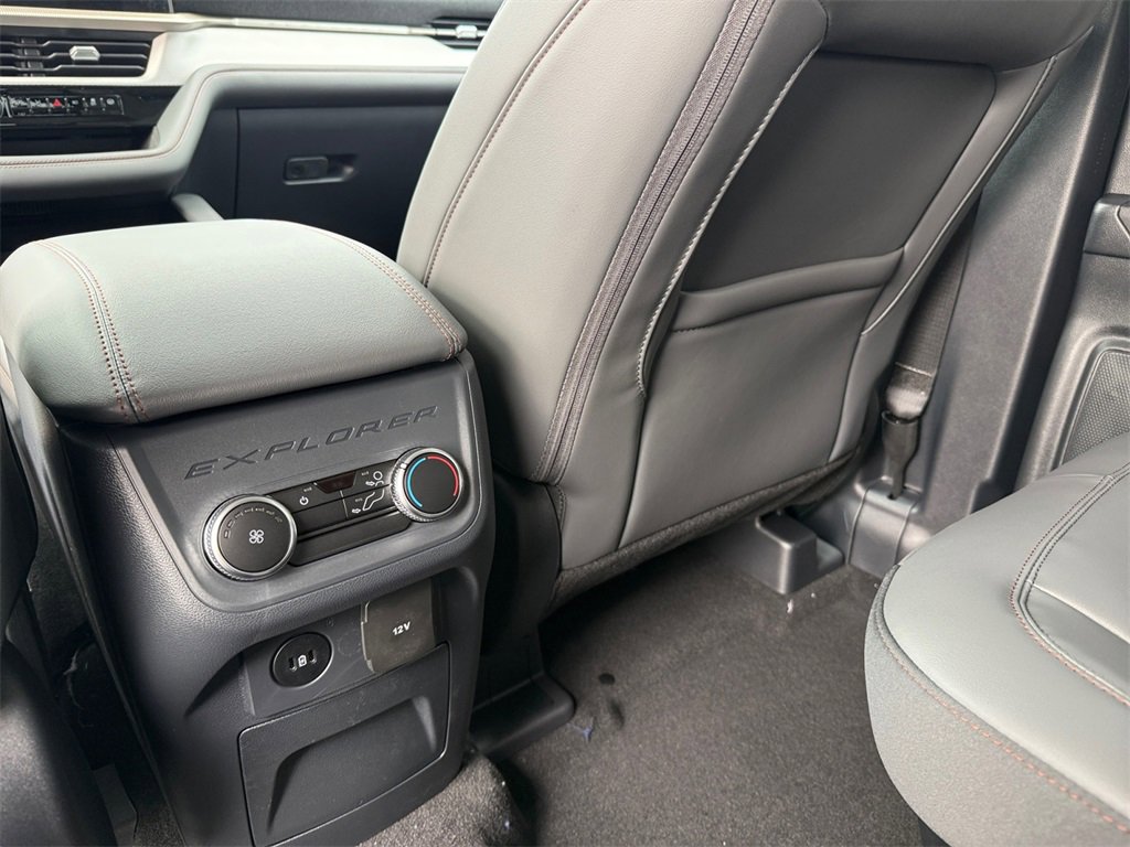 New 2025 Ford Explorer Active w/ Active Comfort Package image 19
