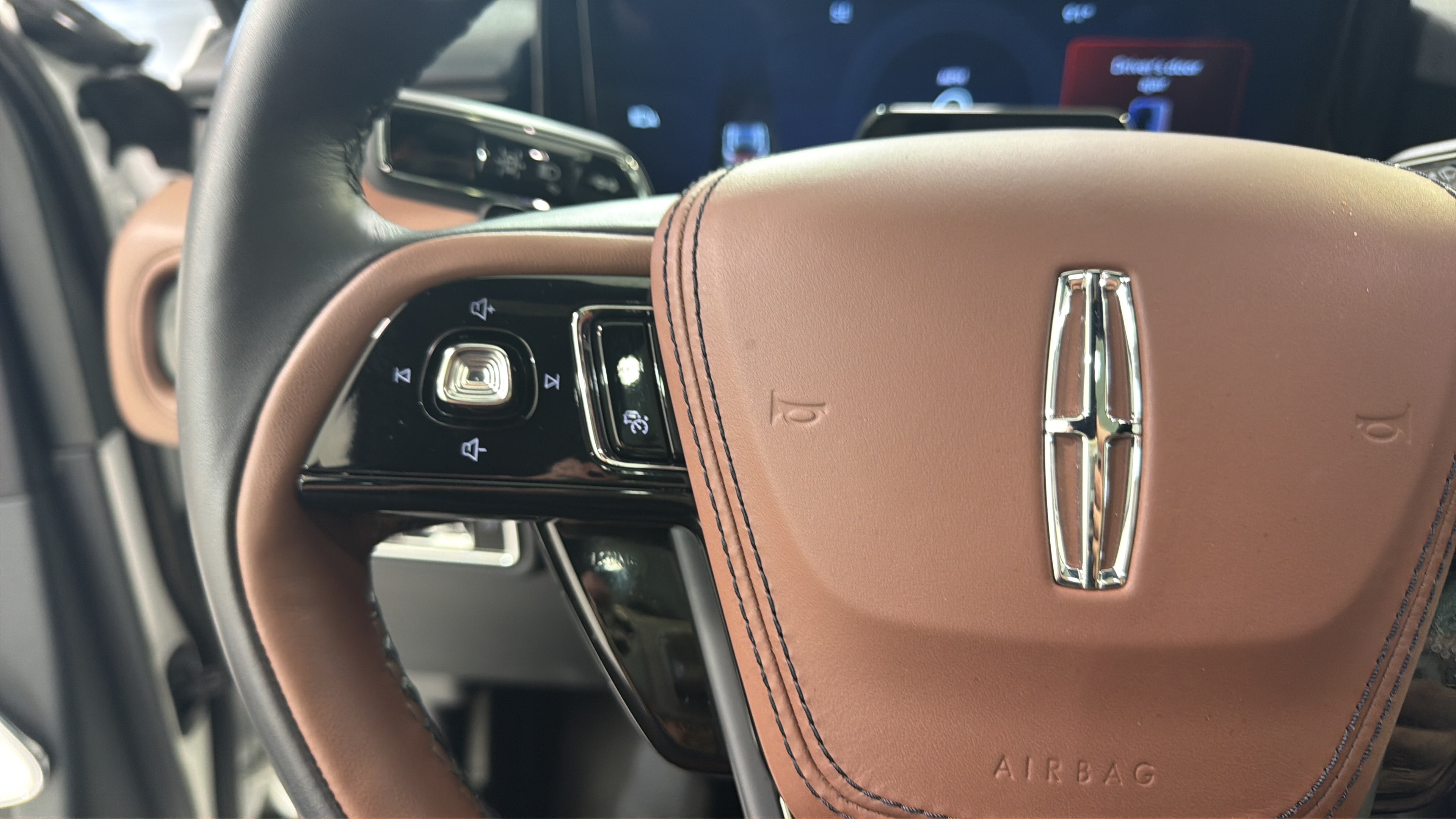 Used 2026 Lincoln Aviator Reserve AWD/4WD image 24