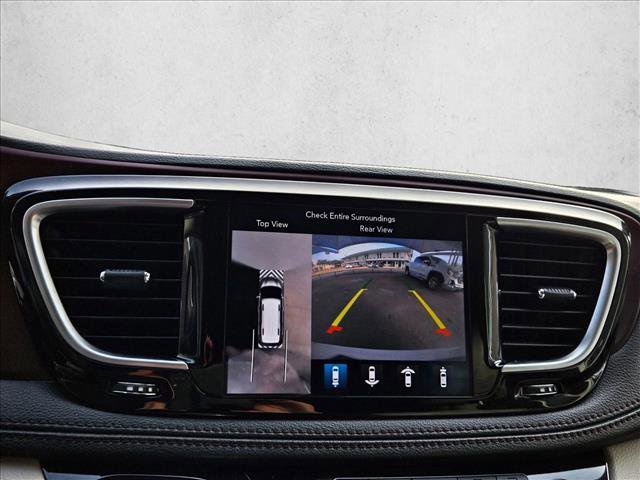 Used 2019 Chrysler Pacifica Limited w/ Tire & Wheel Group image 17