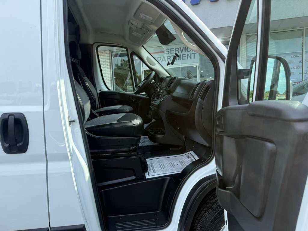 Used 2025 RAM ProMaster 2500 w/ Convenience Group FWD image 30