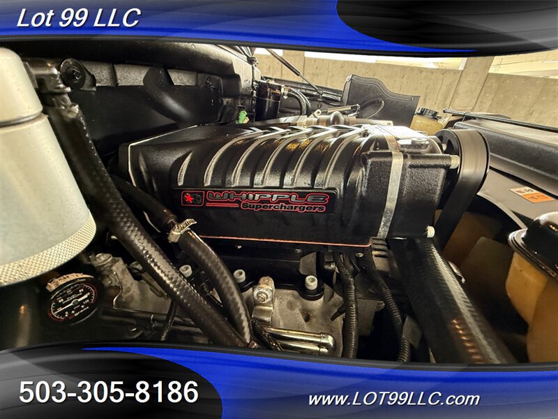 Used 2001 Ford F150 Lightning RWD image 2