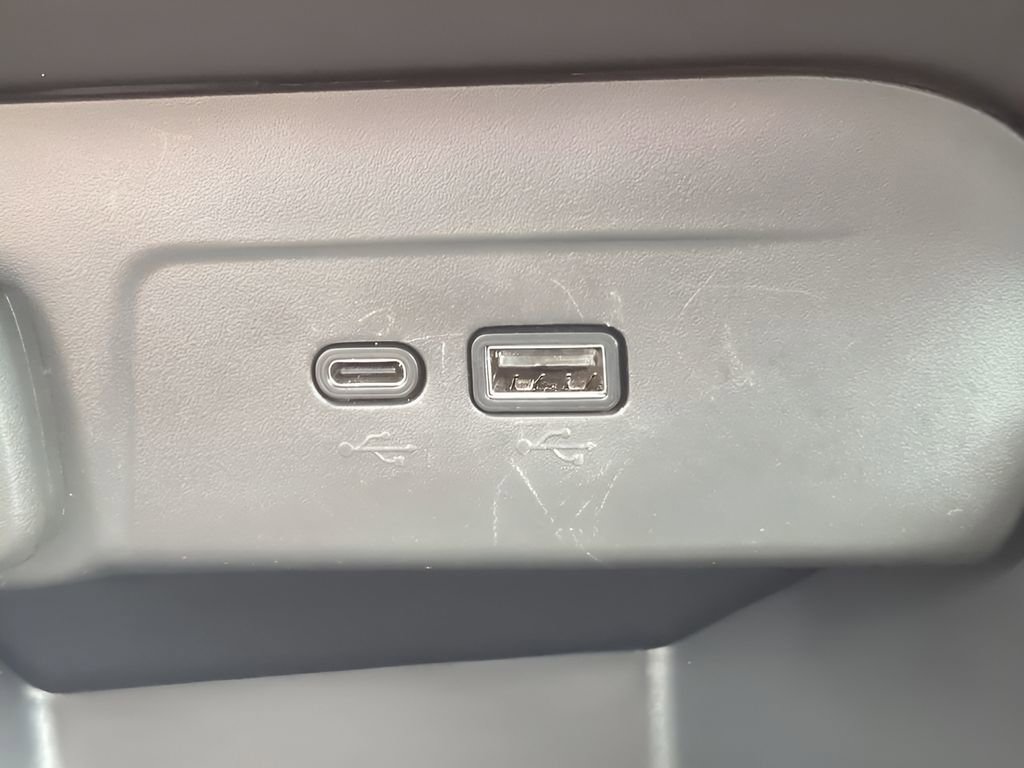 Used 2025 Chevrolet Trax LT w/ LT Convenience Package image 22