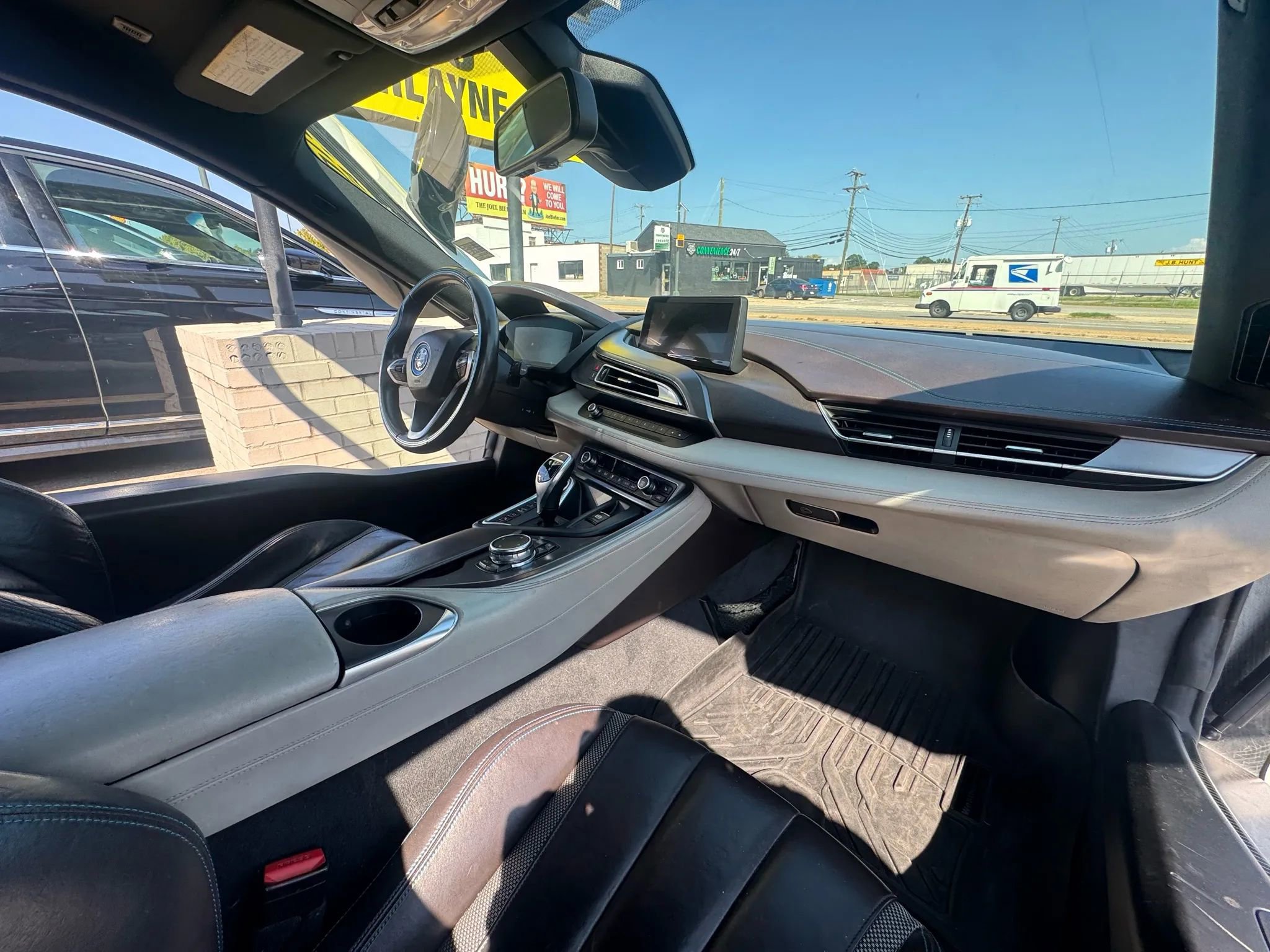 Used 2016 BMW i8 image 10