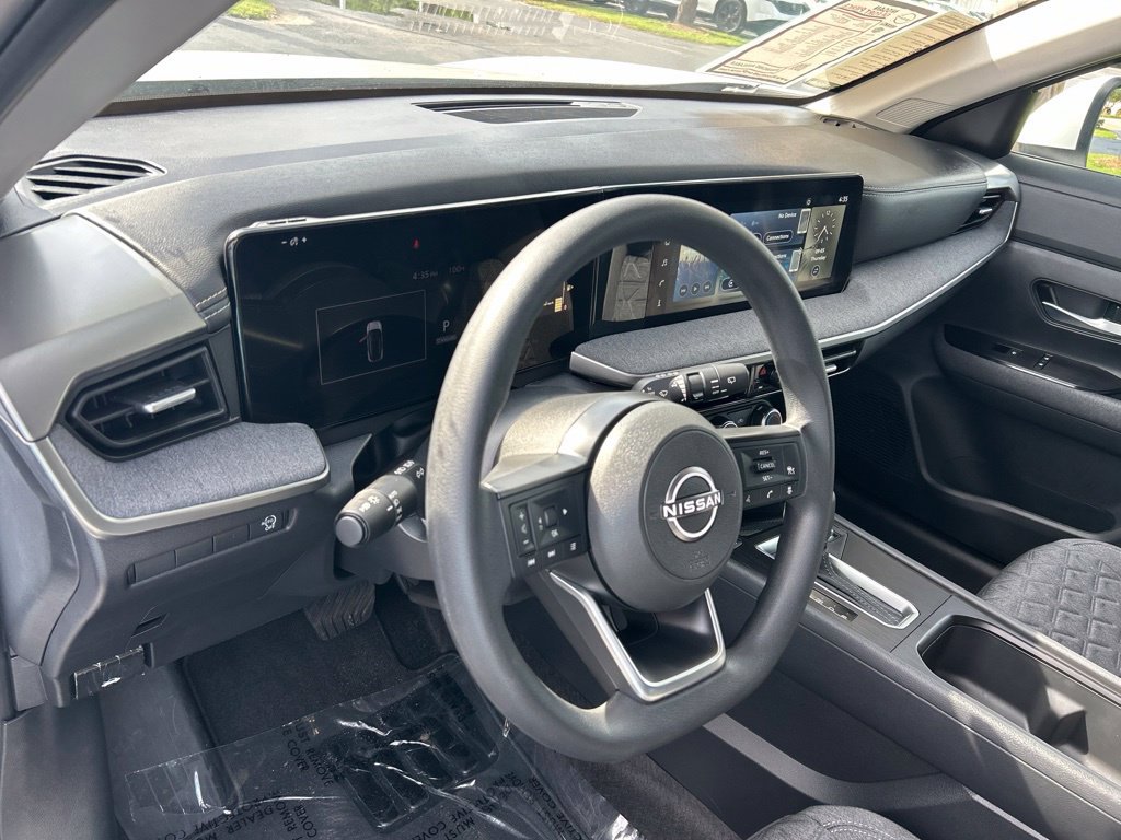 Certified 2025 Nissan Kicks SV FWD image 22