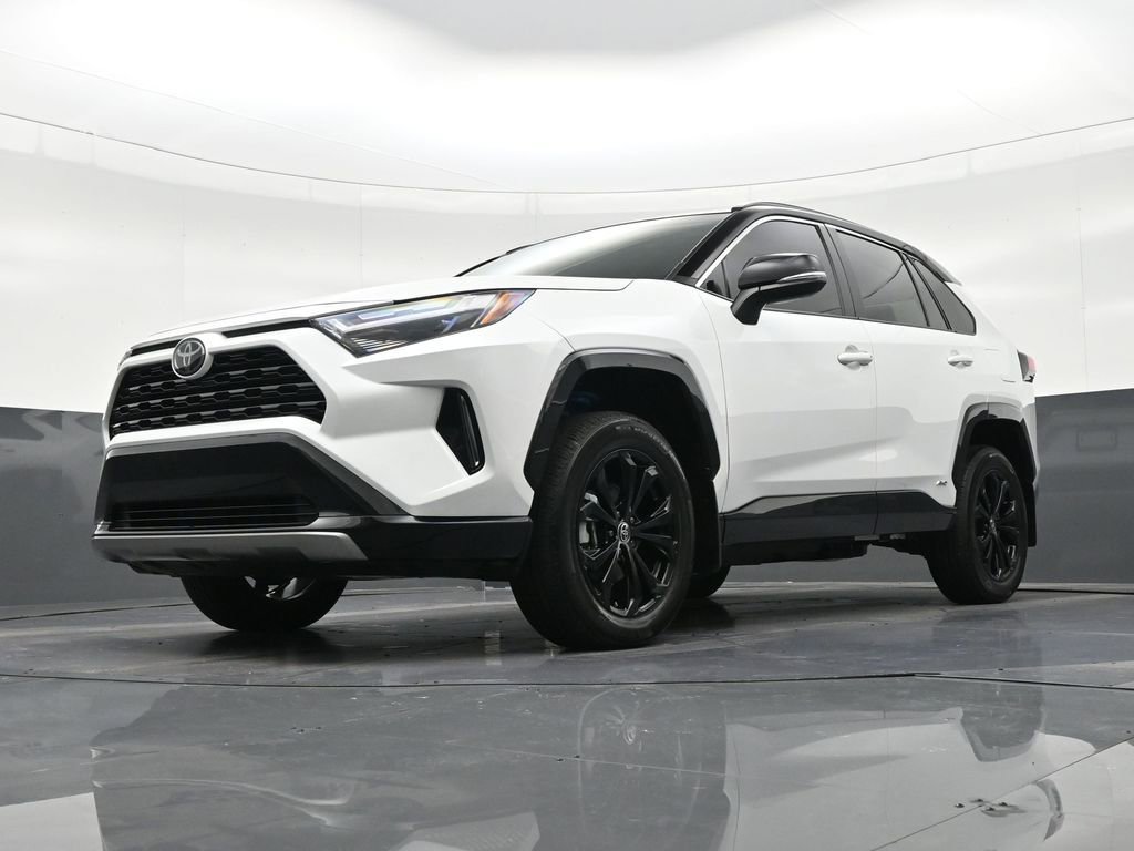 Used 2025 Toyota RAV4 XSE AWD/4WD image 21