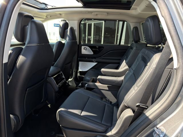 Used 2025 Lincoln Aviator Reserve w/ Equipment Group 201A image 17