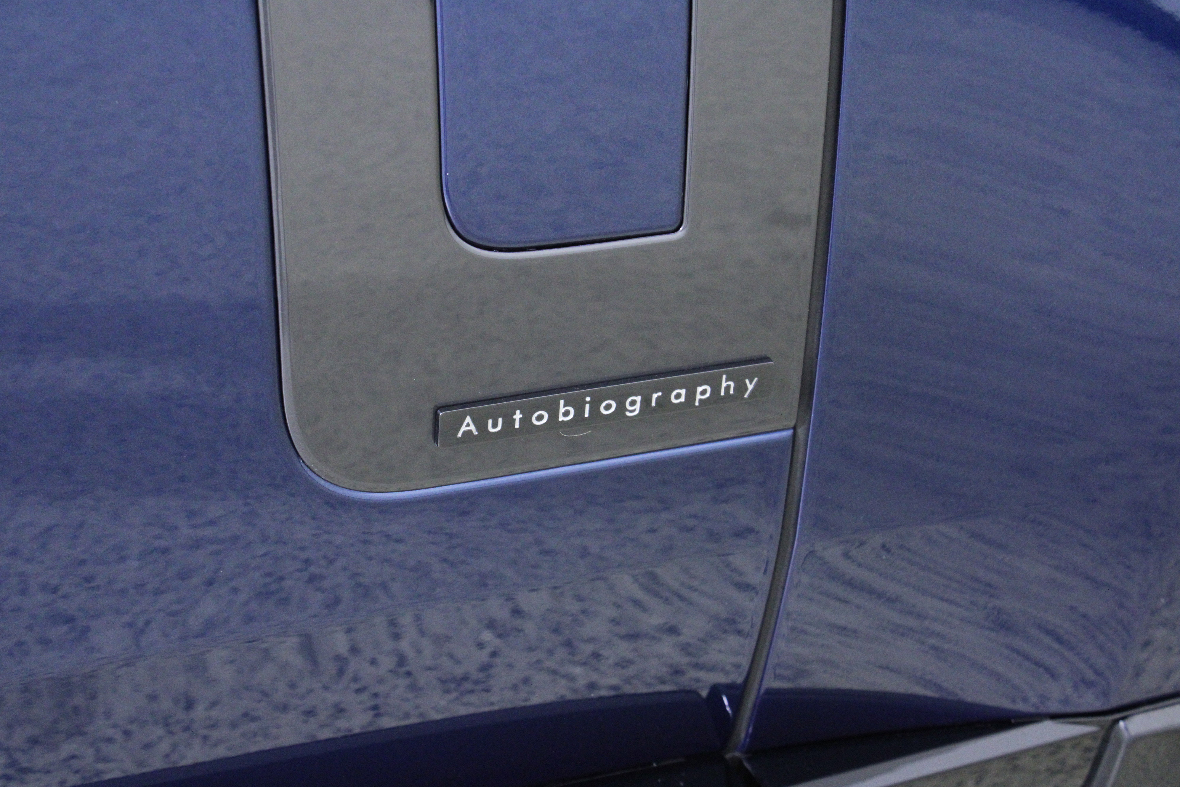 Used 2025 Land Rover Range Rover Autobiography image 9