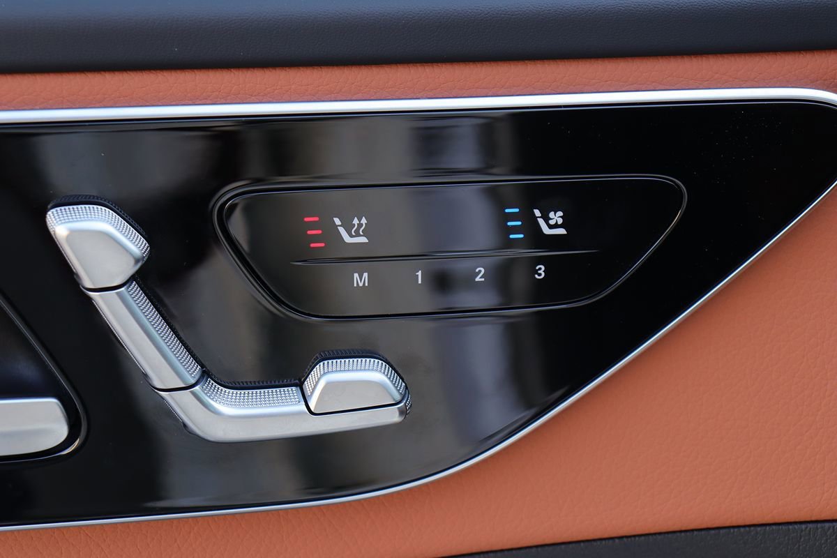 Used 2025 Mercedes-Benz C 300 Sedan image 46