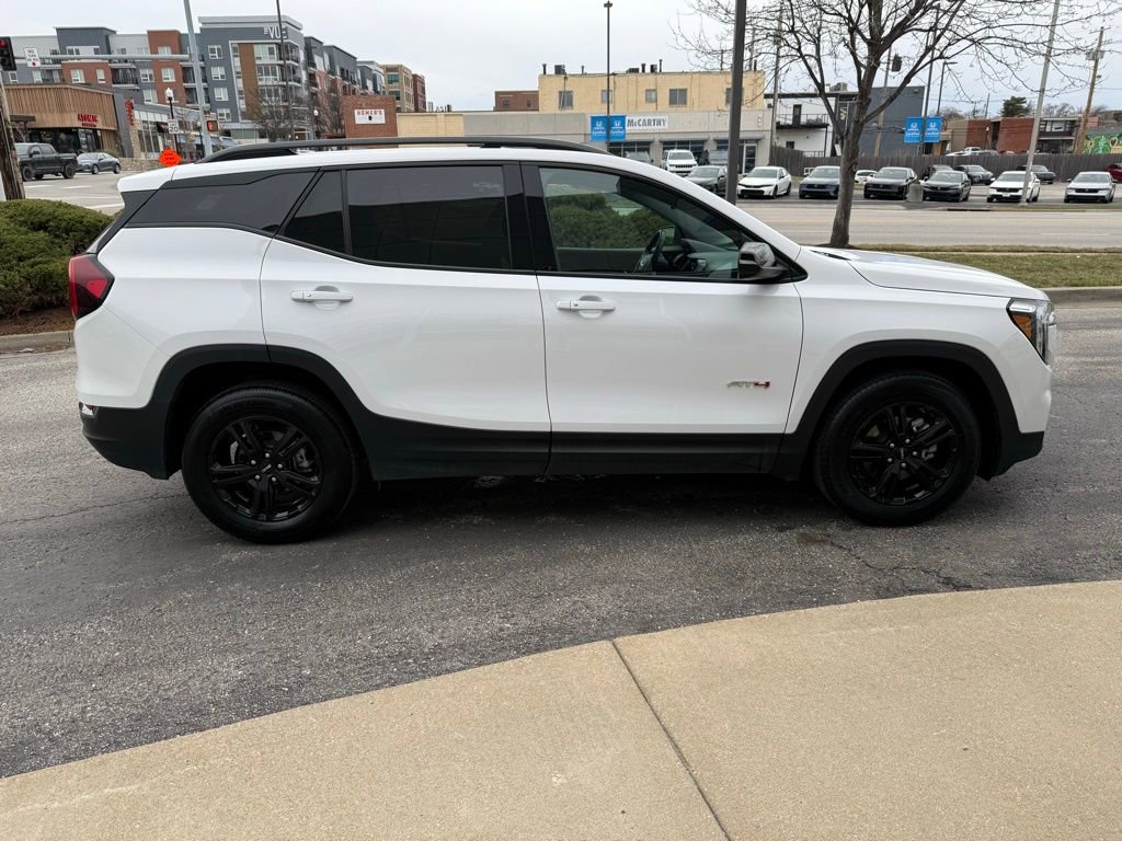 Used 2024 GMC Terrain AT4 AWD/4WD image 4