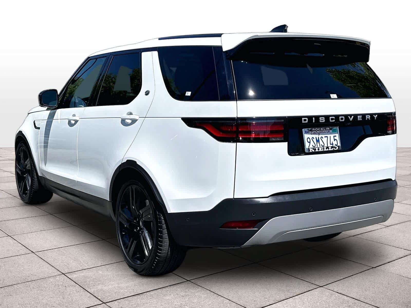Used 2025 Land Rover Discovery S AWD/4WD image 12