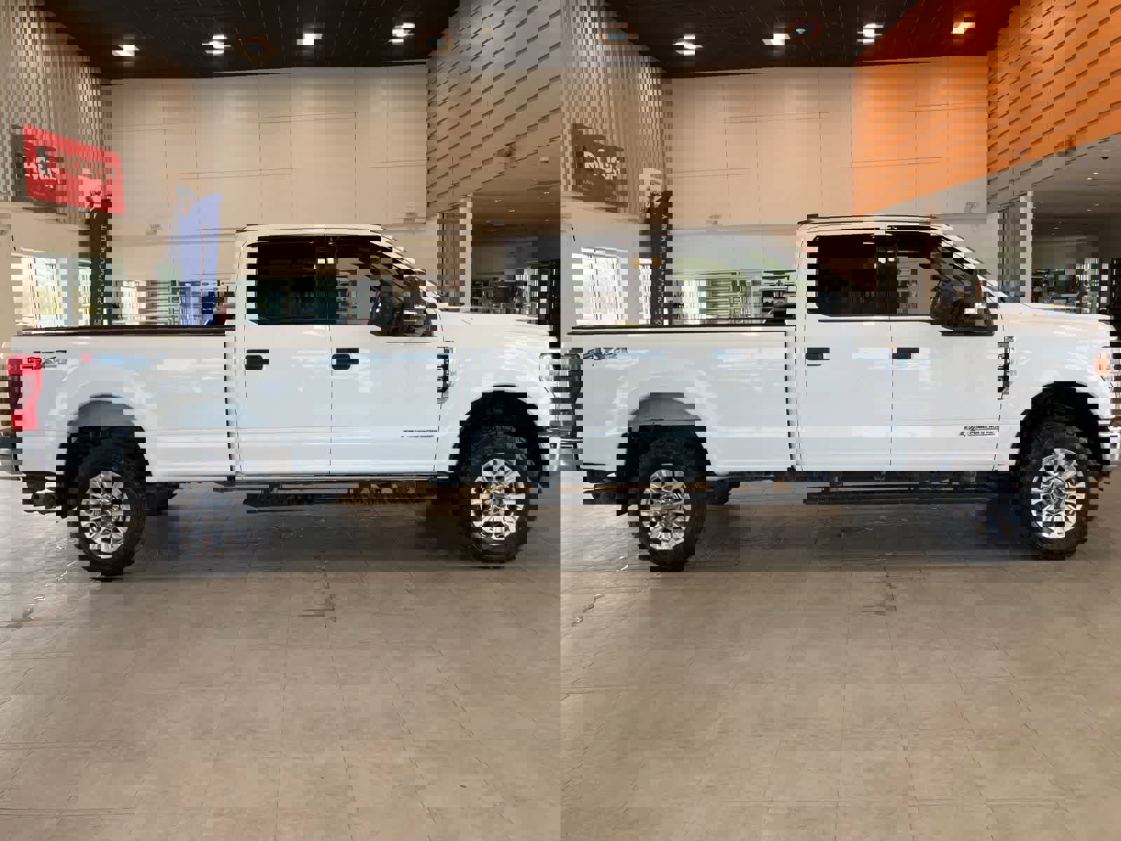 Used 2020 Ford F250 XLT w/ XLT Value Package image 4