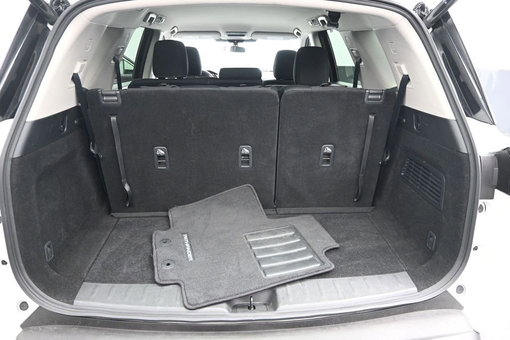 Used 2025 Nissan Pathfinder SV AWD/4WD image 11