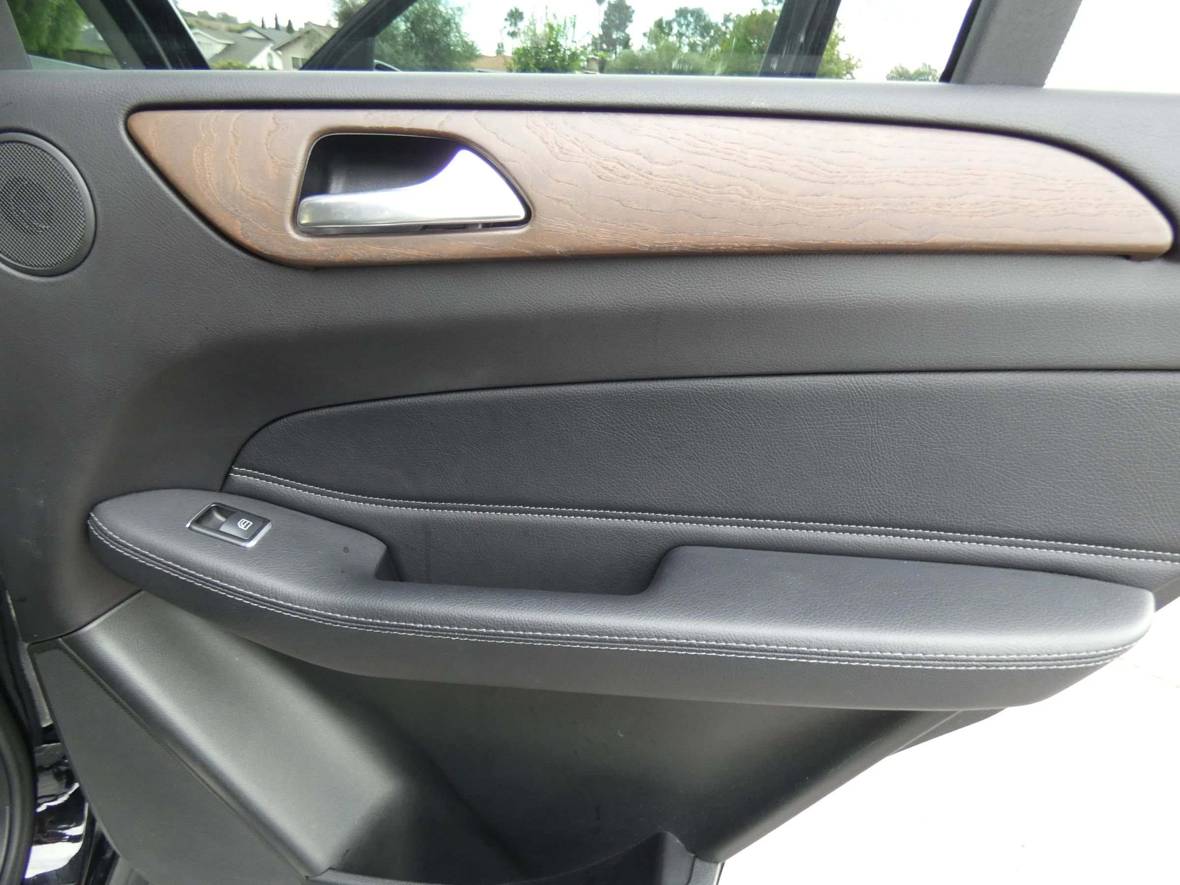 Used 2016 Mercedes-Benz GLE 350 w/ Premium Package image 41