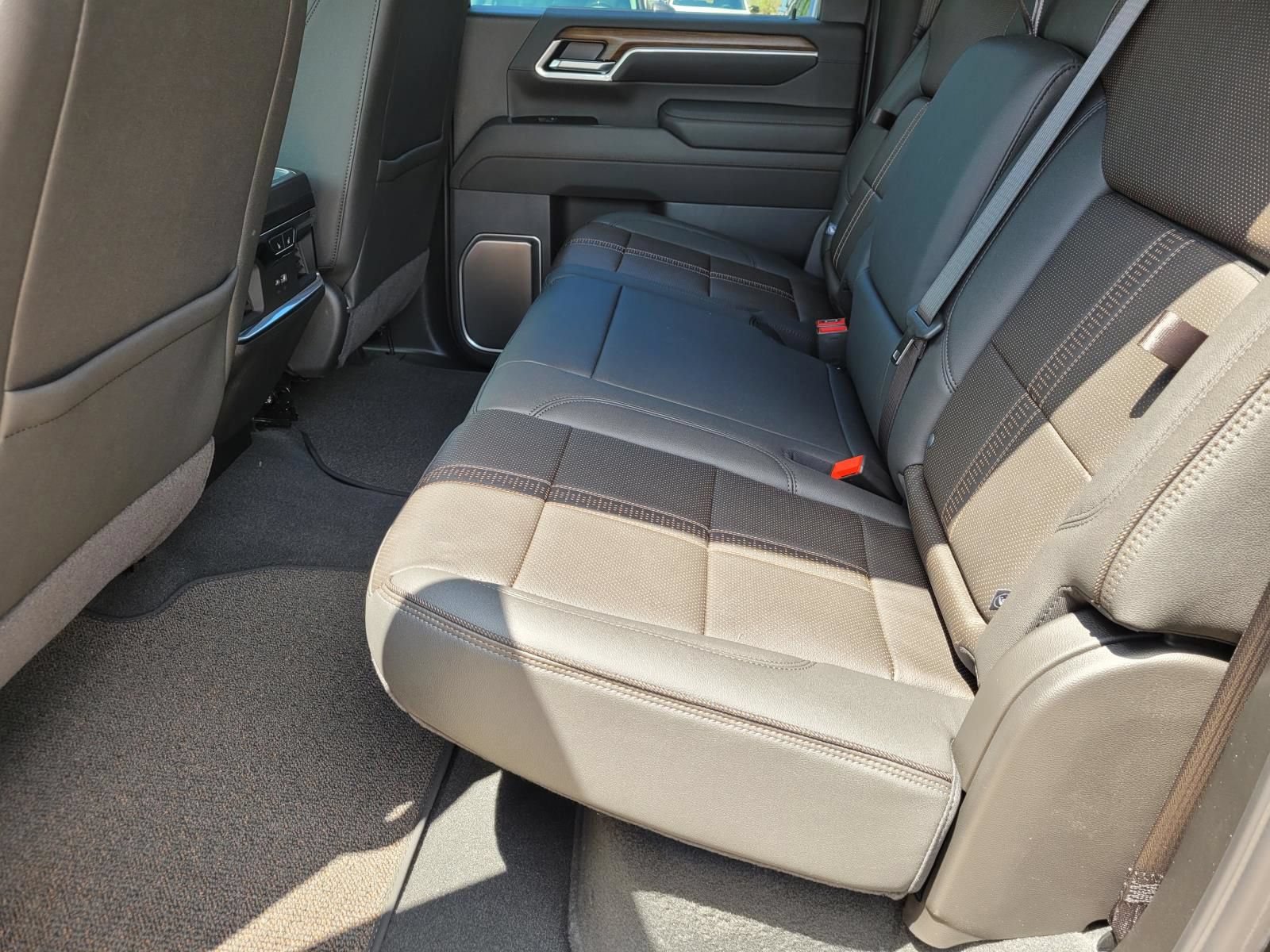 New 2026 Chevrolet Silverado 2500 High Country w/ High Country Premium Package AWD/4WD image 9