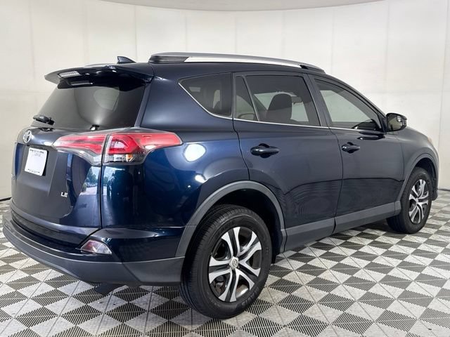 Used 2018 Toyota RAV4 LE FWD image 12