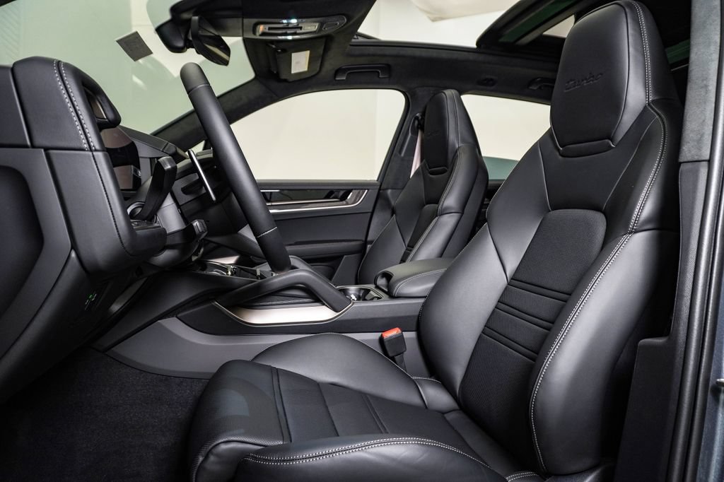 New 2026 Porsche Cayenne Turbo AWD/4WD image 5