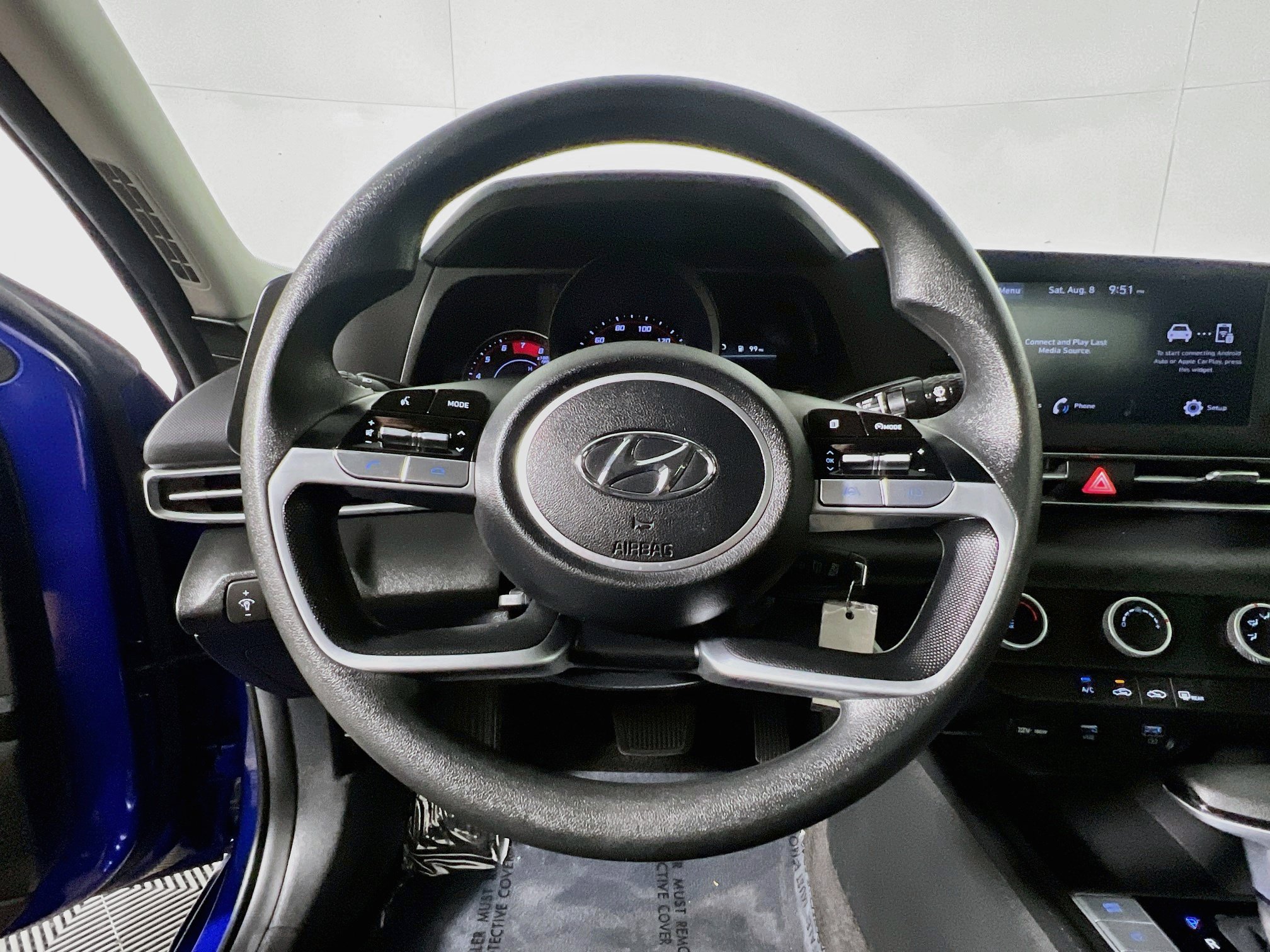 Used 2023 Hyundai Elantra SE FWD image 17