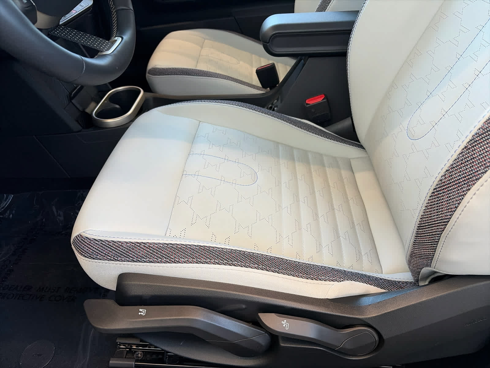 Used 2025 MINI Cooper 2-Door Hardtop FWD image 13