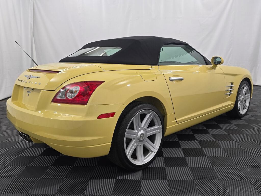 Used 2005 Chrysler Crossfire Limited RWD image 5