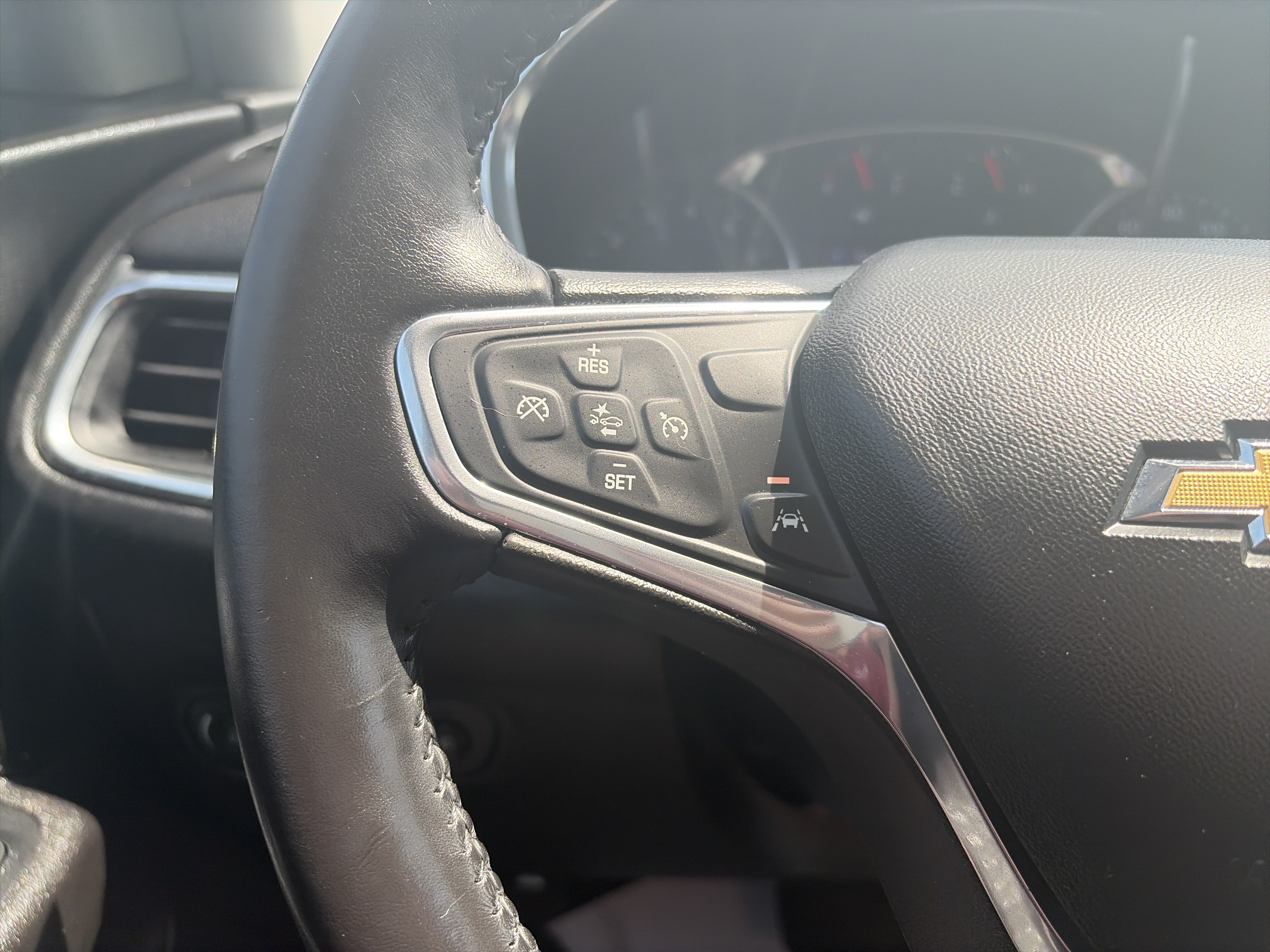 Used 2020 Chevrolet Equinox LT AWD/4WD image 19