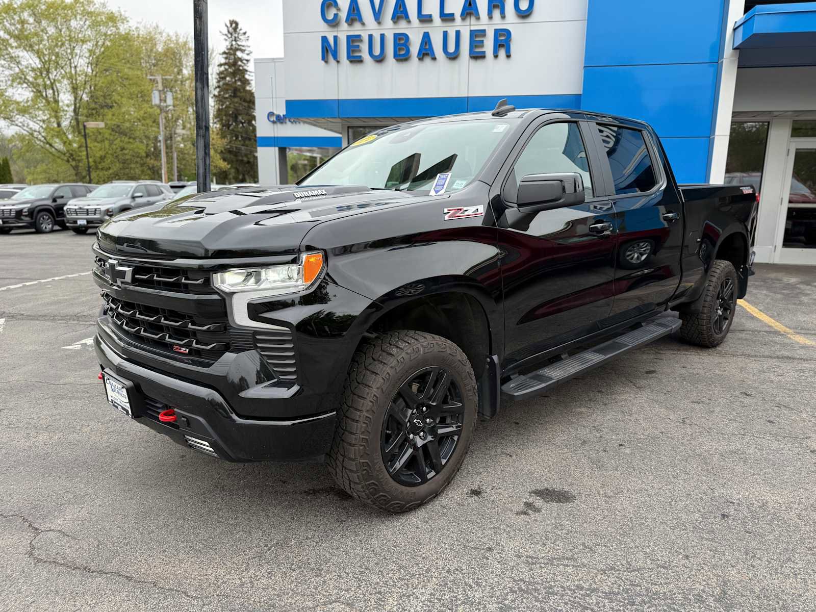 Used 2024 Chevrolet Silverado 1500 LT Trail Boss image 2