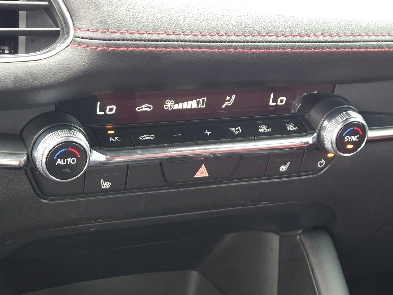 Certified 2025 MAZDA MAZDA3 Carbon image 18