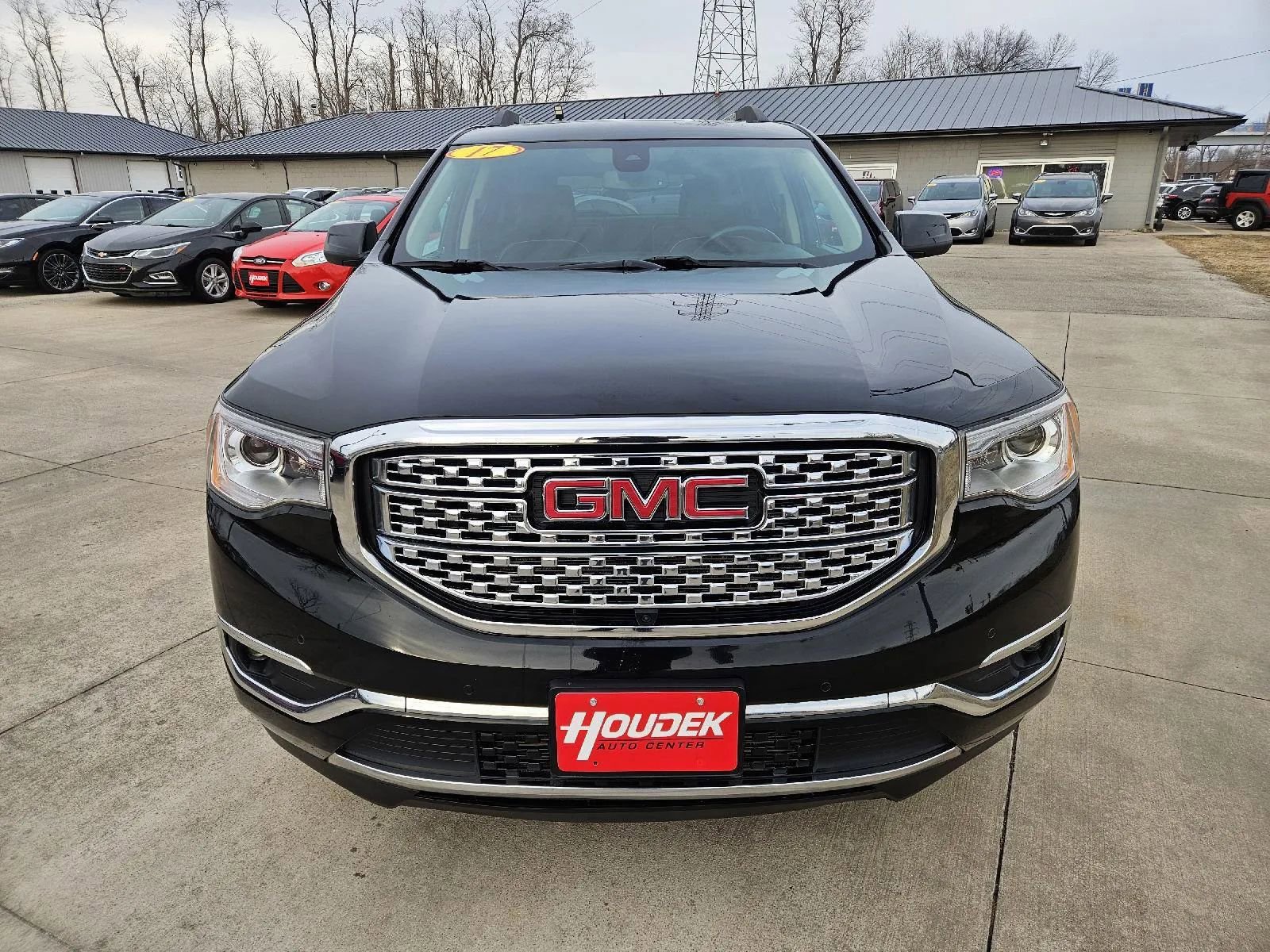 Used 2017 GMC Acadia Denali w/ Technology Package image 2