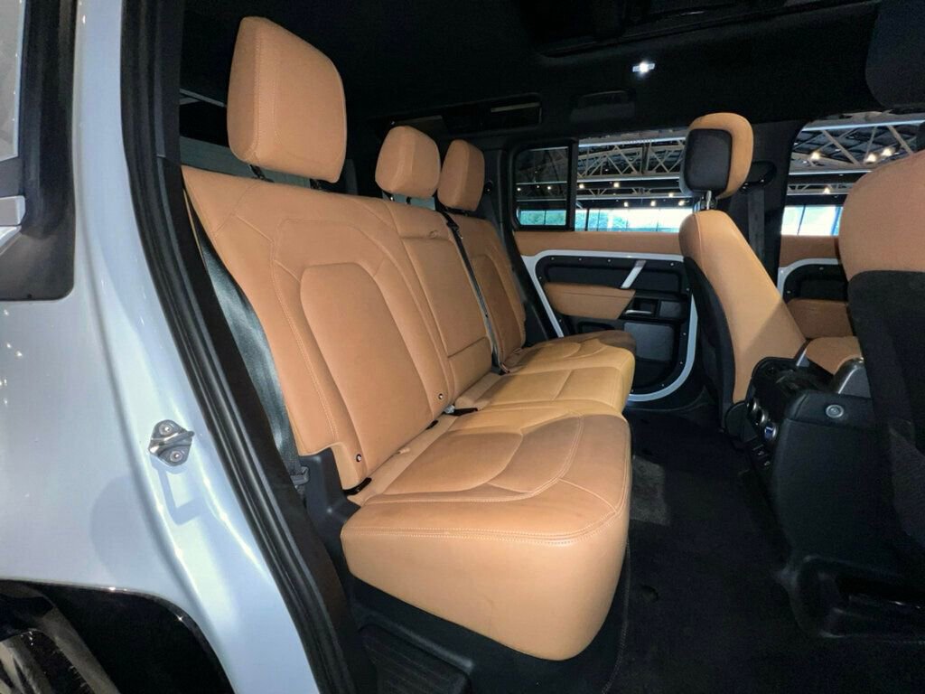 Used 2023 Land Rover Defender 110 image 33