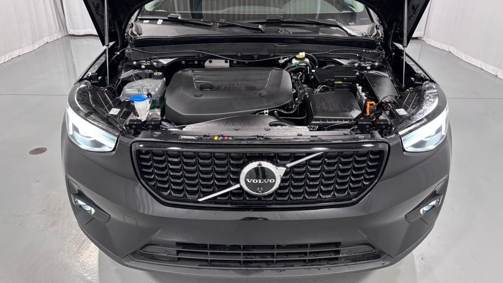Certified 2026 Volvo XC40 B5 Plus AWD/4WD image 29