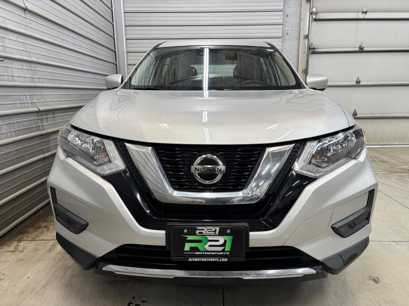 Used 2019 Nissan Rogue S AWD/4WD image 2