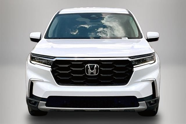 Used 2025 Honda Pilot EX-L image 3