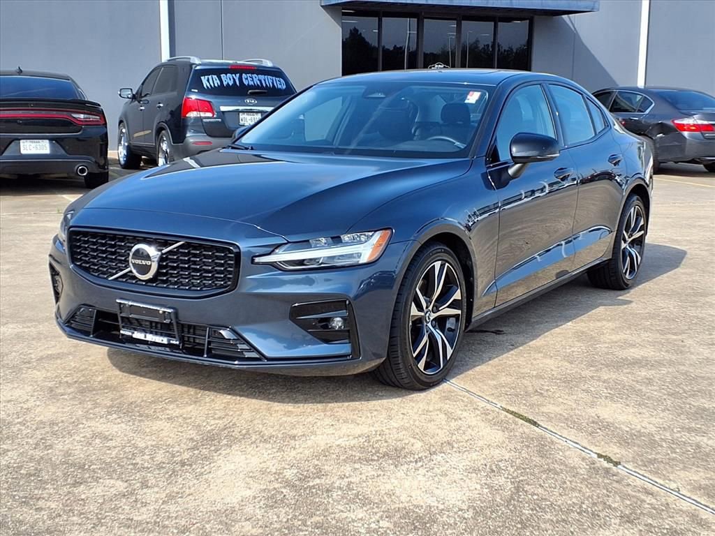 Used 2024 Volvo S60 B5 Core FWD image 3