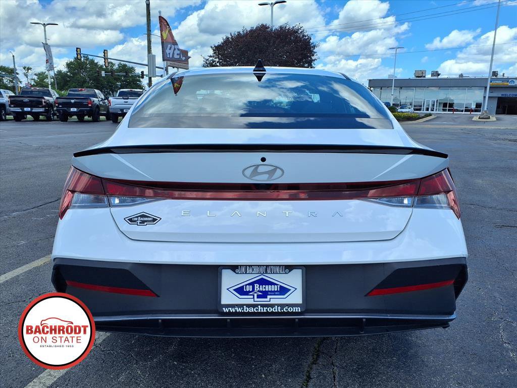 Used 2025 Hyundai Elantra Sport FWD image 8