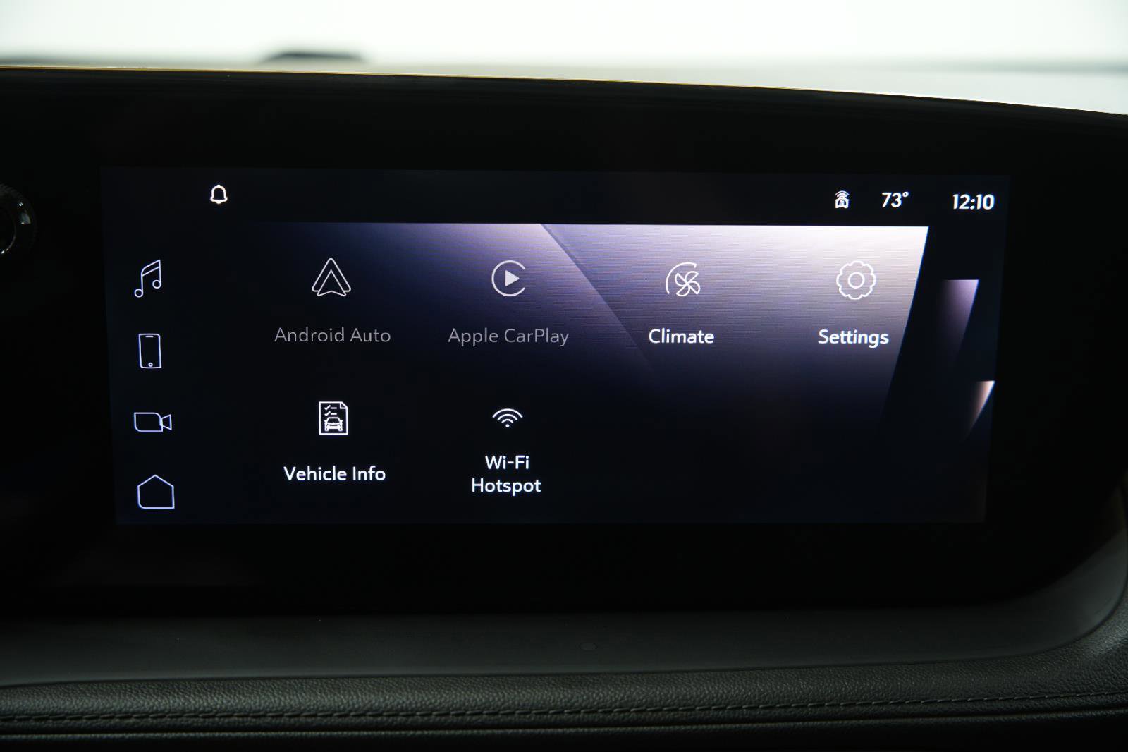 Used 2026 Buick Encore GX Avenir w/ Avenir Technology Package AWD/4WD image 40
