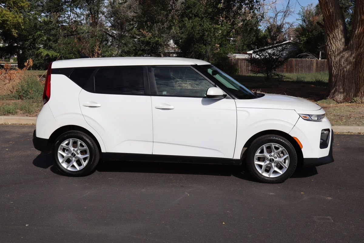 Used 2021 Kia Soul S FWD image 3