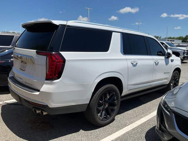 Used 2022 GMC Yukon XL Denali AWD/4WD image 5