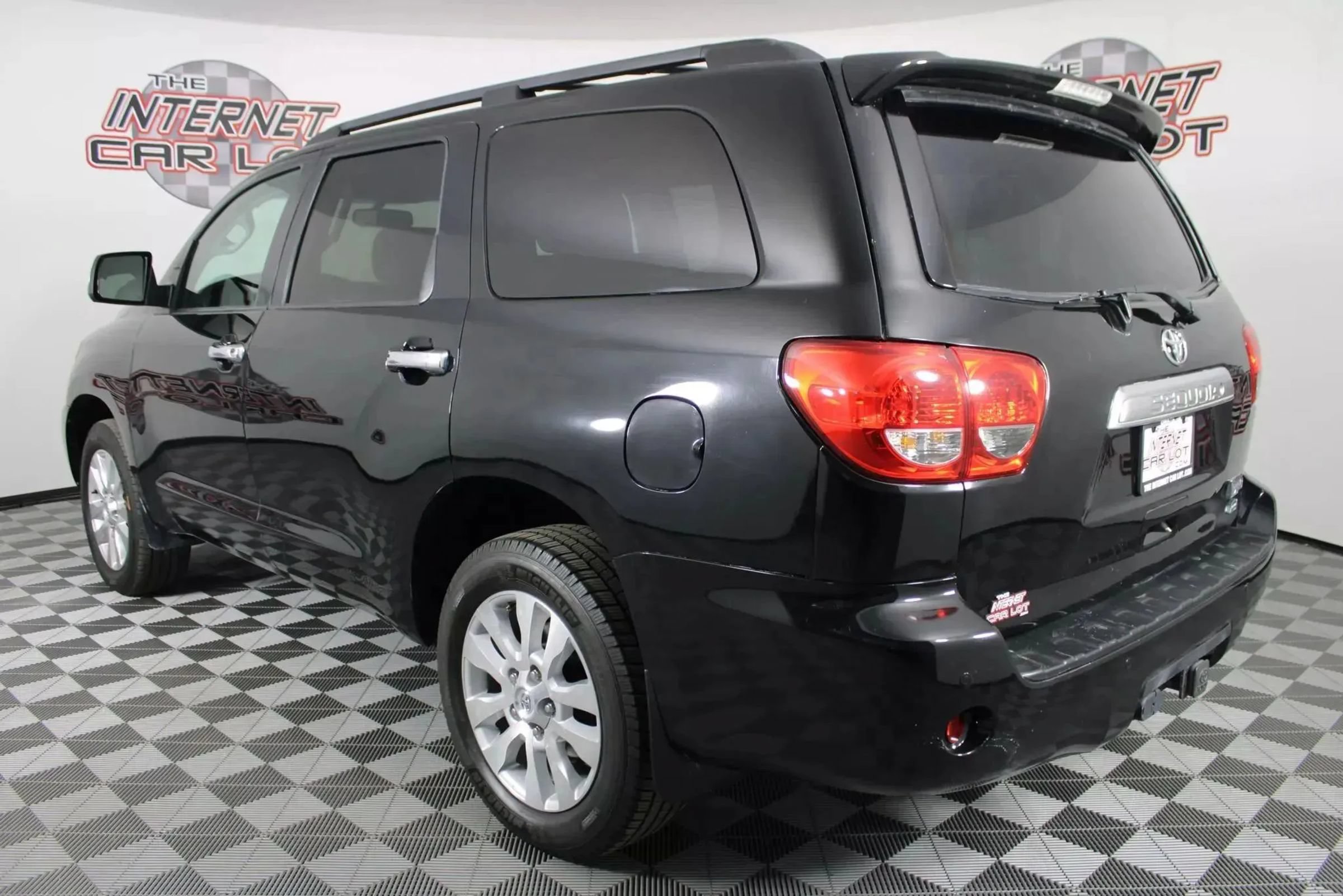 Used 2016 Toyota Sequoia Platinum AWD/4WD image 5